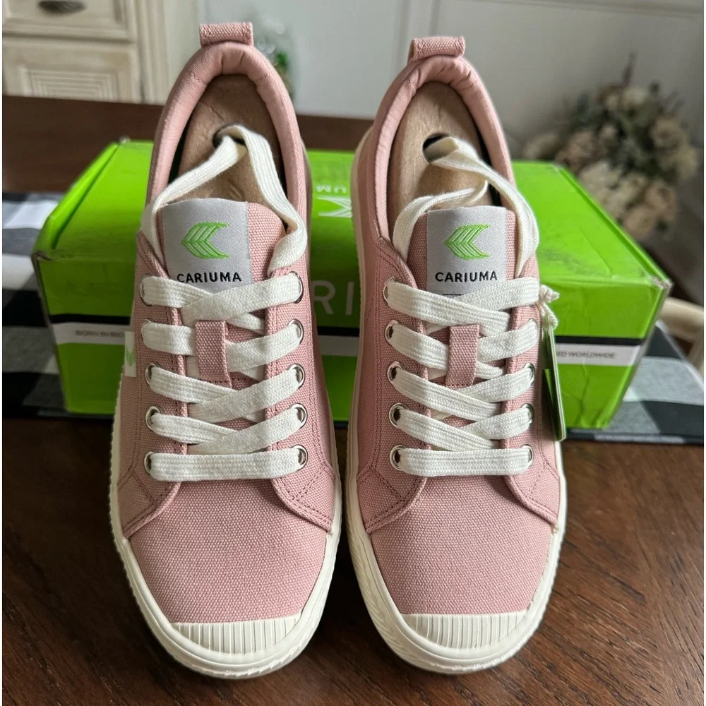 Cariuma OCA Low‎ Rose Canvas Sneaker